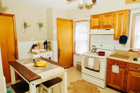 1002 Hutton Pl, Ferguson, MO 63135 photo 6