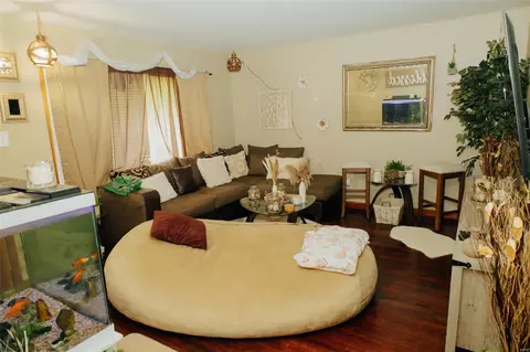 1002 Hutton Pl, Ferguson, MO 63135 photo 5