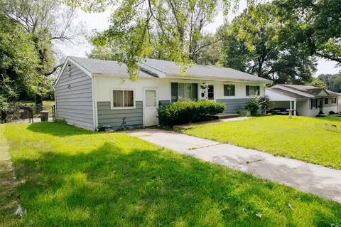 1002 Hutton Pl, Ferguson, MO 63135 photo 2