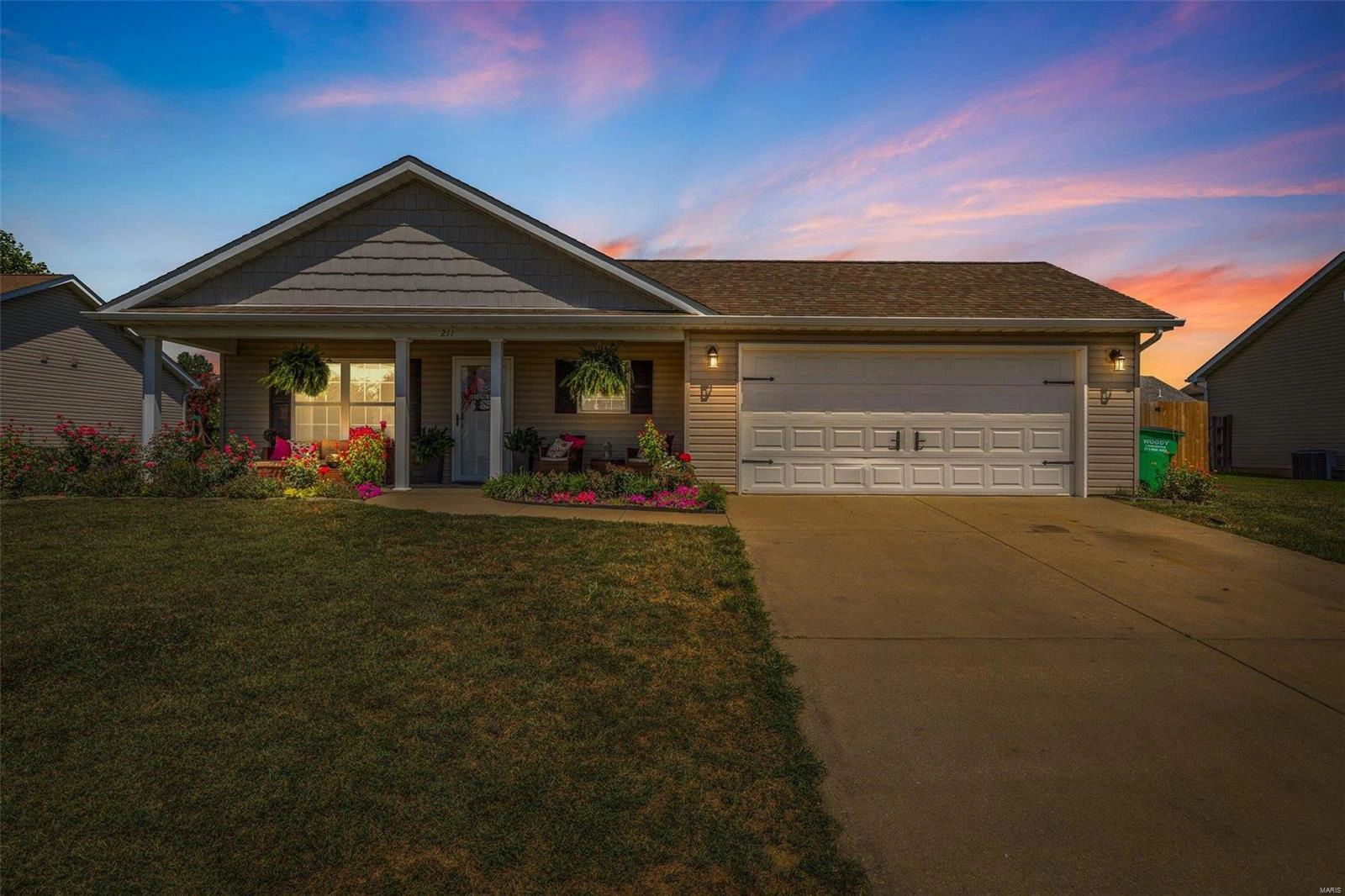 211 Boulder Rdg Dr  