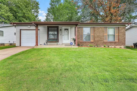 11540 Sheffield Dr, Florissant, MO 63033