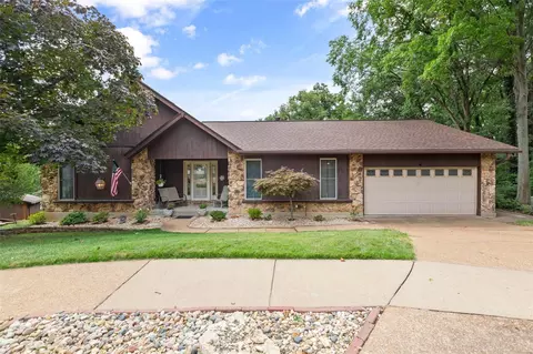 4639 Misty Trail Ln, Saint Louis, MO 63128
