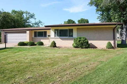 5 Colt Cir, Florissant, MO 63033