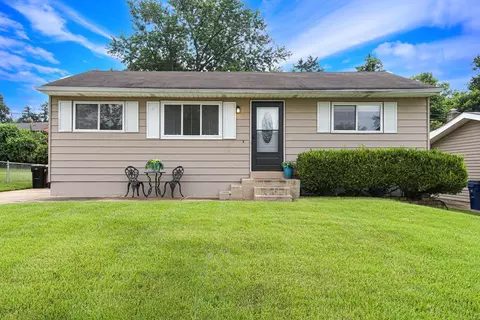 324 Malone Dr, Saint Louis, MO 63129