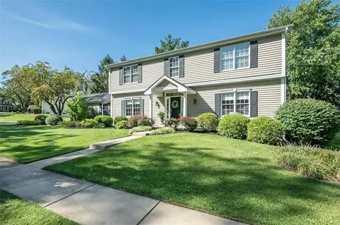 445 Greenstone Dr, Chesterfield, MO 63017