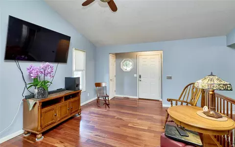 Entry Way - 248 Rose Wind Dr, O'fallon, MO 63366 photo 3 of 6