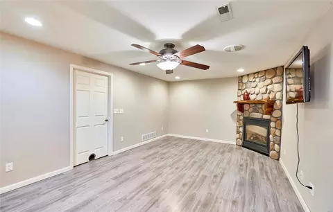 Living - 248 Rose Wind Dr, O'fallon, MO 63366 photo 2 of 4