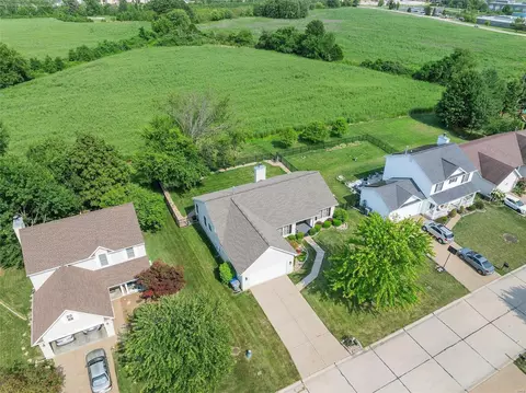 138 Mccluer Dr, O'fallon, MO 63368 photo 4