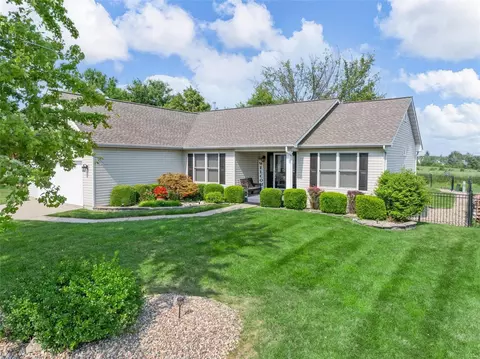 138 Mccluer Dr, O'fallon, MO 63368 photo 2