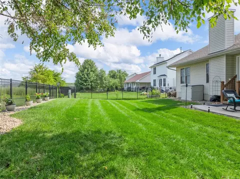 138 Mccluer Dr, O'fallon, MO 63368 photo 9