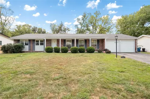 12832 Bellerive Estates Dr, Saint Louis, MO 63141
