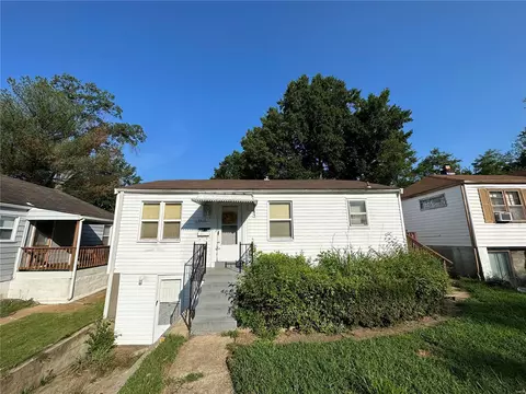 5615 Gatesworth Ave, Jennings, MO 63136