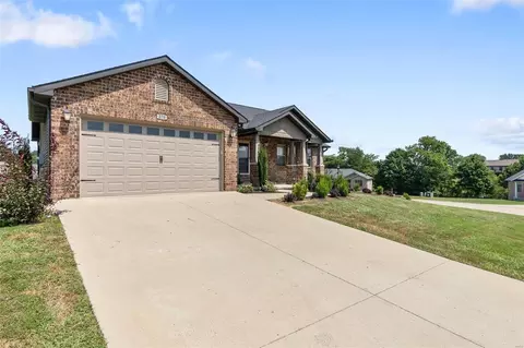 270 Sassenach Dr, Jackson, MO 63755 photo 1