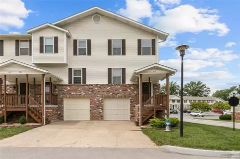 879 Delray Dr, Saint Peters, MO 63376