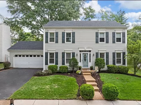 2336 Sportsmen Hill Dr, Chesterfield, MO 63017