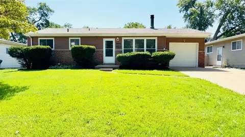 606 Lynn Haven Ln, Hazelwood, MO 63042