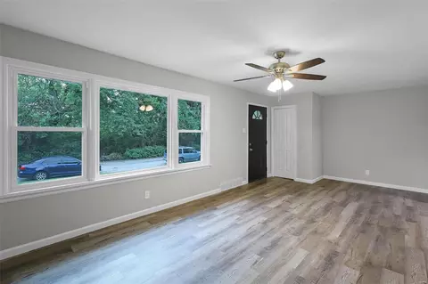 Living - 1038 Willmann Ct, Saint Louis, MO 63135 photo 1 of 4