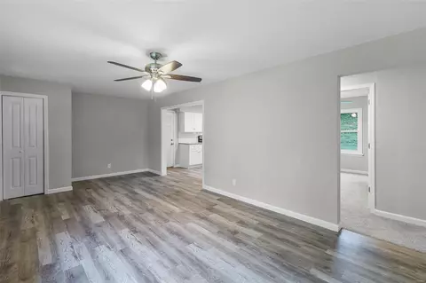 Living - 1038 Willmann Ct, Saint Louis, MO 63135 photo 3 of 4