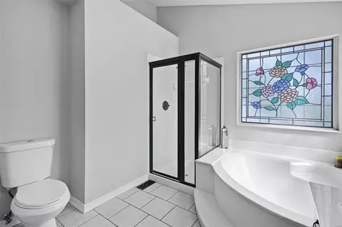 Bath - 6 Broadridge Ct, Black Jack, MO 63033 photo 4 of 5