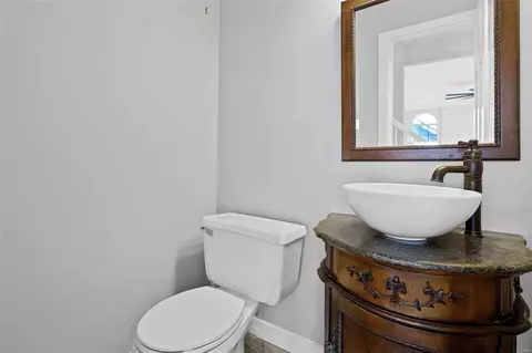 Bath - 6 Broadridge Ct, Black Jack, MO 63033 photo 1 of 5