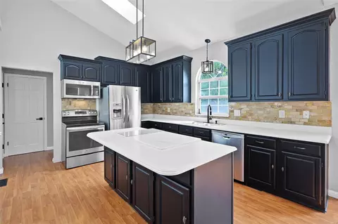 Kitchen - 6 Broadridge Ct, Black Jack, MO 63033 photo 2 of 2