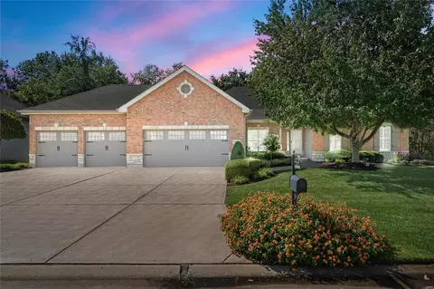 922 Haven Wood Dr, O'fallon, MO 63368