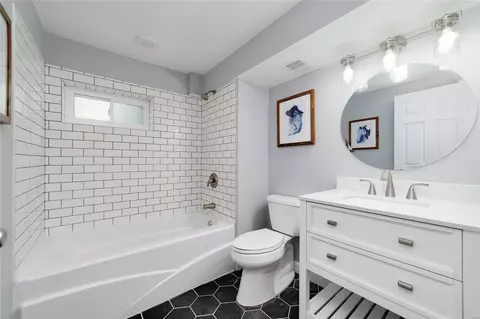 Bath - 10702 Roxanna Dr, Sappington, MO 63128 photo 4 of 4