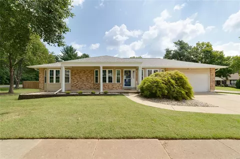 10702 Roxanna Dr, Sappington, MO 63128