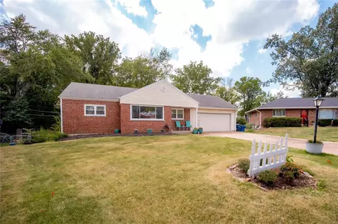 9558 Anchorage Ln, Saint Louis, MO 63126