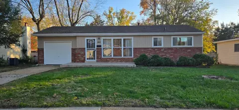 850 Derhake Rd, Florissant, MO 63033