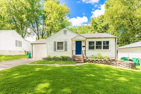 1026 Avant Dr, Saint Louis, MO 63137