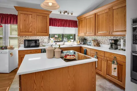 827 Nykiel Ct, Ballwin, MO 63011 photo 15