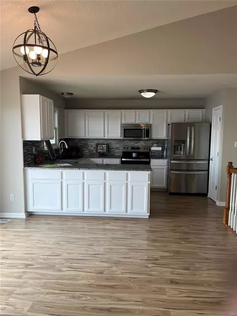 Kitchen - 13 Andrew Ct, O'fallon, MO 63368 photo 2 of 5