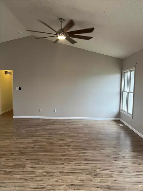 Living - 13 Andrew Ct, O'fallon, MO 63368 photo 3 of 6