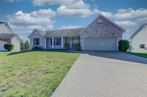 Exterior - 13 Andrew Ct, O'fallon, MO 63368 photo 9 of 13