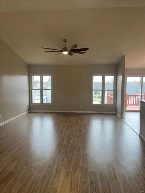 Living - 13 Andrew Ct, O'fallon, MO 63368 photo 2 of 6