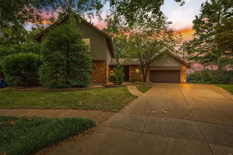 2707 Cree Ct, Saint Louis, MO 63129