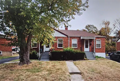 3452 Saint Mark Ln, Saint Ann, MO 63074