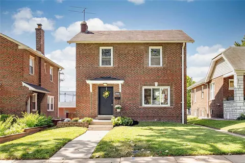 6704 Chamberlain Ave, University City, MO 63130