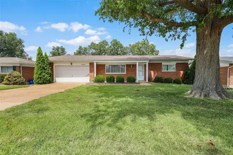 9439 Garber Rd, Saint Louis, MO 63126