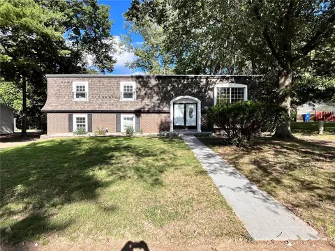 12664 Partridge Run Dr, Florissant, MO 63033