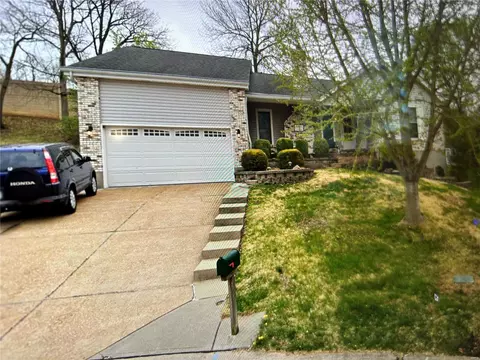 5861 Morning Field Pl, Saint Louis, MO 63128