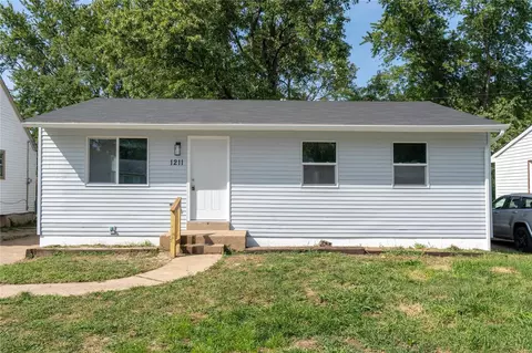 1211 Walker Ave, Saint Louis, MO 63138