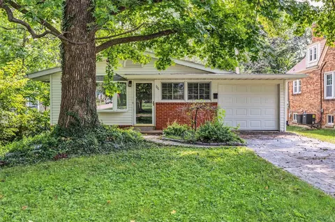 706 N Woodlawn Ave, Saint Louis, MO 63122