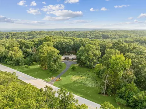 501 Highway Dd, Defiance, MO 63341