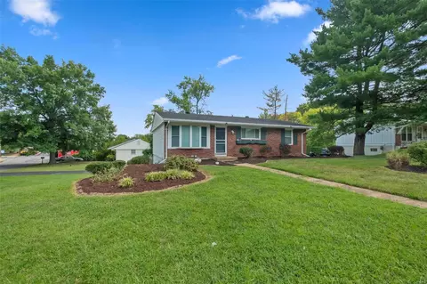 Exterior - 622 Auber Dr, Manchester, MO 63011 photo 2 of 10