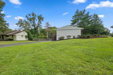 Exterior - 622 Auber Dr, Manchester, MO 63011 photo 9 of 10