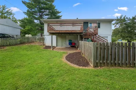 Exterior - 622 Auber Dr, Manchester, MO 63011 photo 5 of 10