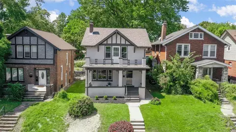1065 Mccausland Ave, Saint Louis, MO 63117