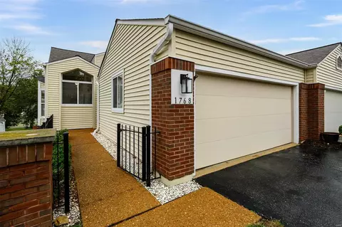 1768 Highview Circle Ct, Ballwin, MO 63021